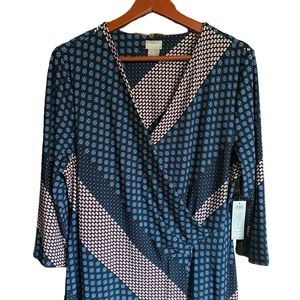 New Chico’s blue woman’s size 2 foulard stripe surpluses wrap dress relaxed fit
